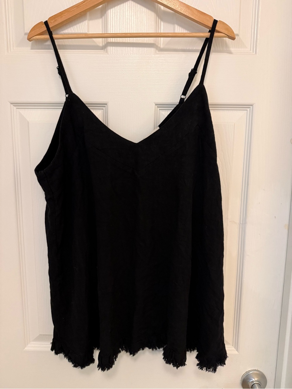 NWT Umgee Plus V-Neck Spaghetti Strap Cami Tank Top with Frayed Hem
